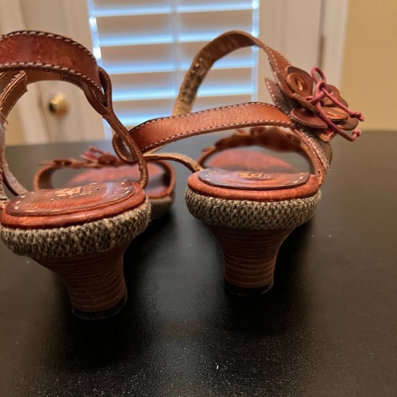 Spring Step size 37 tan sandal - Picture 11 of 12